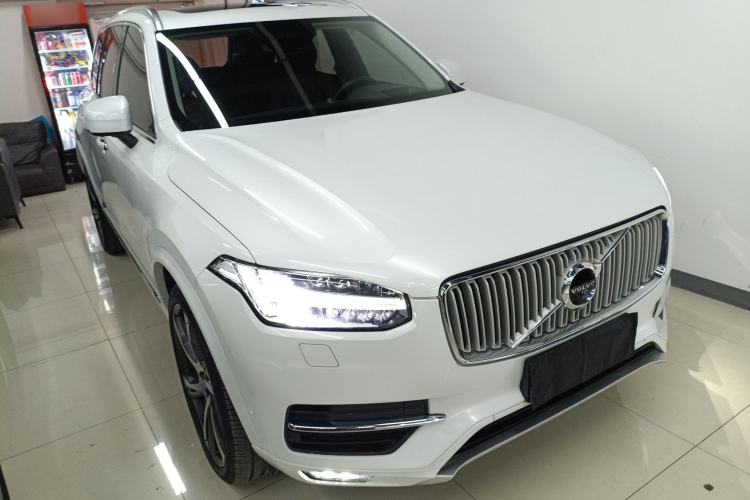 Used Volvo XC90 2018 T6 Prestige 7-Seater Front Right 45 Deg