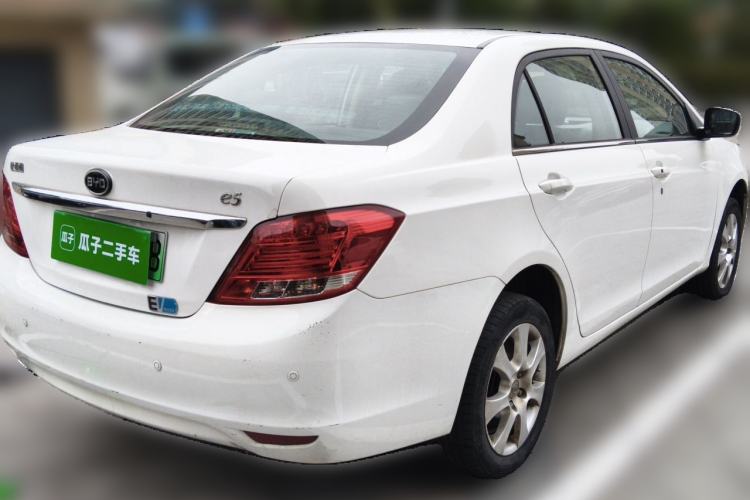 Used BYD e5 2016 300 Luxury Edition