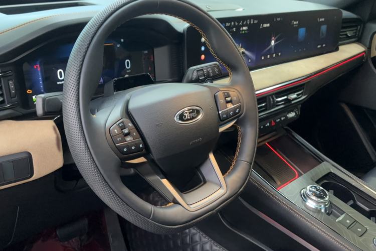 Used Ford Explorer 2024 2.3T EcoBoost Kunlun Peak Edition 7-Seater

