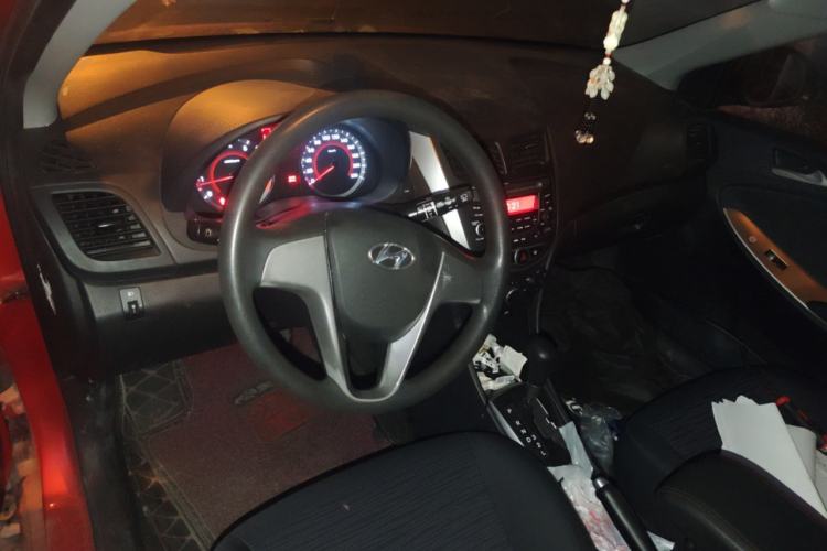 Used Hyundai Verna Ray 2014 1.4L Automatic GLX Steering Wheel