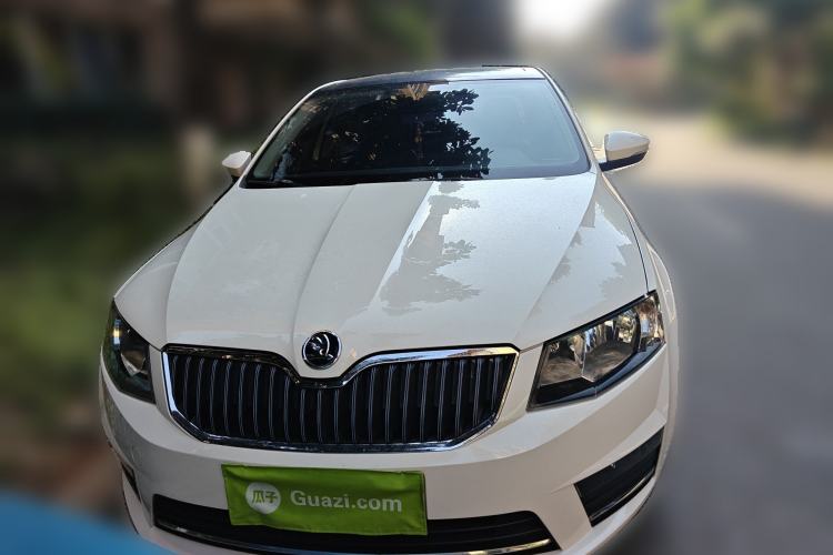 Used Skoda Octavia 2017 Classic Model 1.6L Automatic Comfort Edition Front