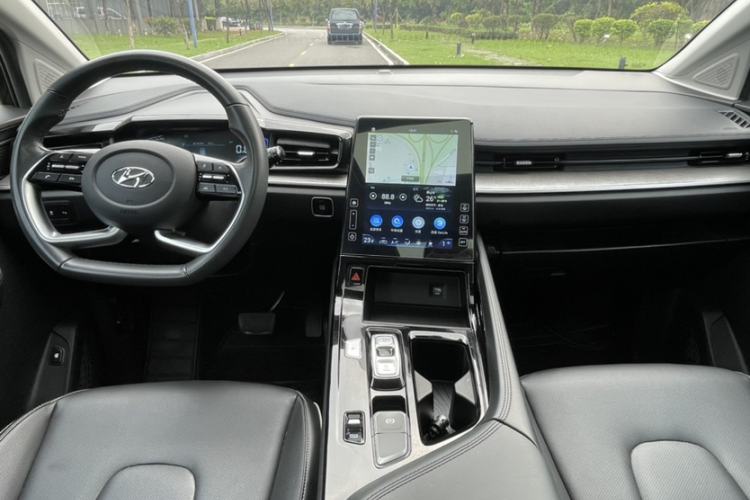 Used Hyundai Custo 2021 270TGDi Prestige LUX Interior 2