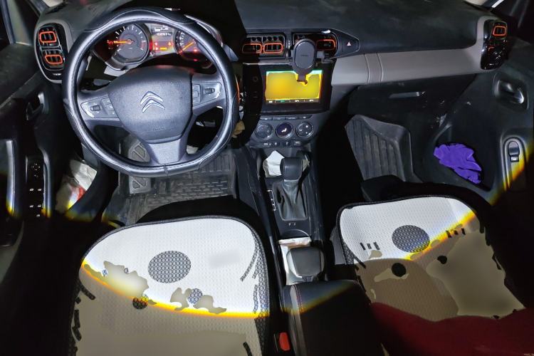 Used Citroen C3-XR 2019 1.6L Automatic Enjoyment Version Center Console