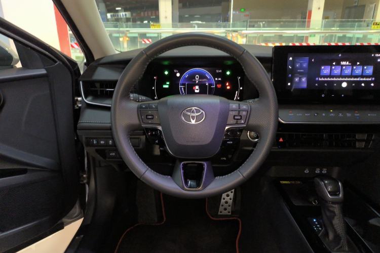 Used Toyota Camry 2026 Model Dual-Engine 2.0HSE Sport Lite Edition
