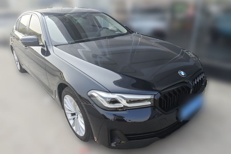 Used BMW 5 Series 2021 525Li Luxury Package Front Right 45 Deg