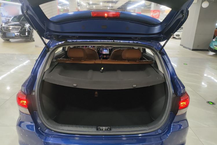 Used Kia KX Cross 2017 1.4L AT GLS