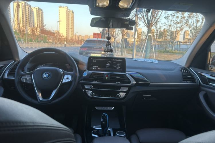 Used BMW iX3 2021 Updated Leading Edition
