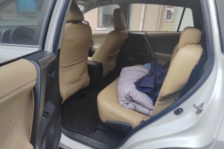 Used Toyota RAV4 2015 2.0L CVT Two-Wheel Drive Urban Edition