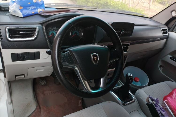 Used Jinbei New Hiace S 2021 1.5L Wealth Van Non-Air-Conditioned Version China VI Standard SWC15M Center Console