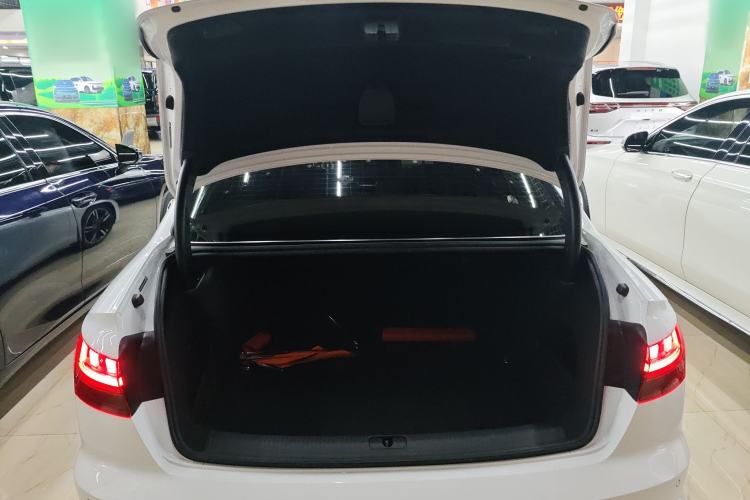 Used Audi A4L 2022 40 TFSI Luxury Dynamic Model Trunk