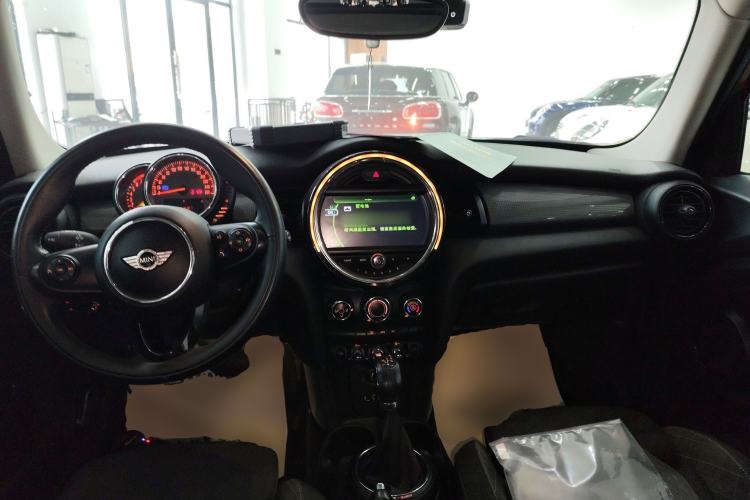 Used MINI MINI 2015 1.5T COOPER Fun Five-Door Edition
