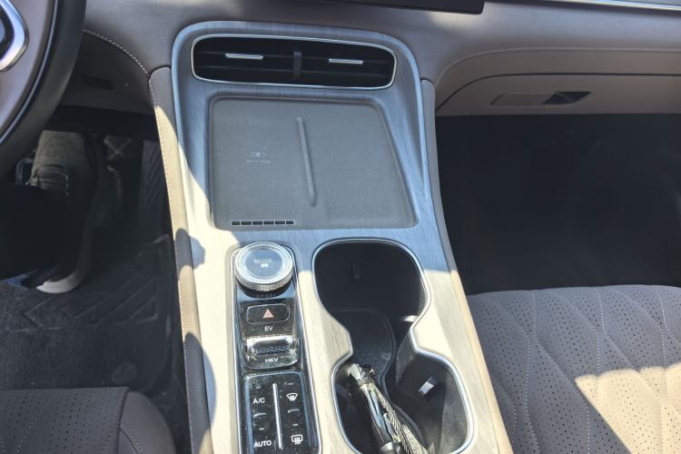 Used Chery Tiggo 8 PLUS C-DM 2025 1.5T 116 km Prestige Version 5 Seats Interior 6