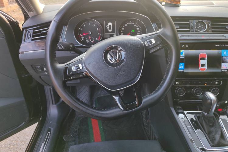 Used Volkswagen Magotan 2018 330TSI DSG Luxury Model Steering Wheel