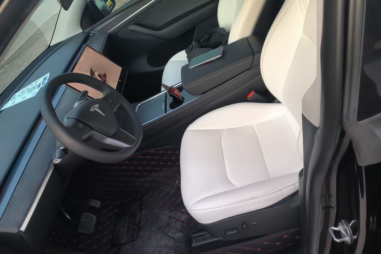 Used Tesla Model Y 2022 Long-Range All-Wheel-Drive Version