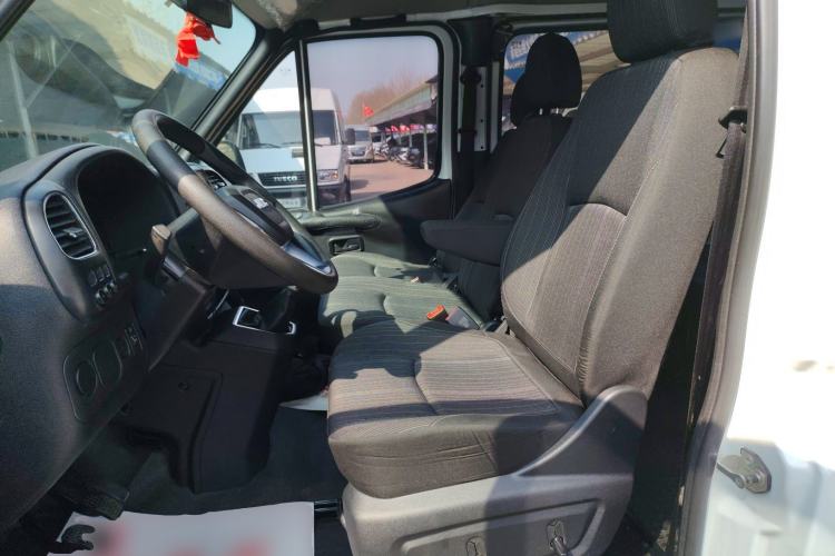 Used JMC Transit 2021 2.8T Space King Standard Version Short Wheelbase Mid-Height Roof 6-Seater Diesel Euro VI JX493