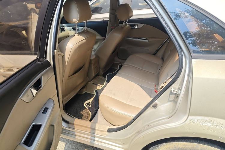 Used Buick Excelle 2013 1.5L Automatic Classic Model
