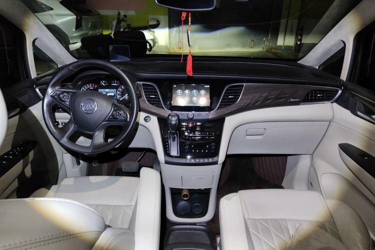 Used Buick GL8 2017 28T Avenir Avia National Emission Standard V