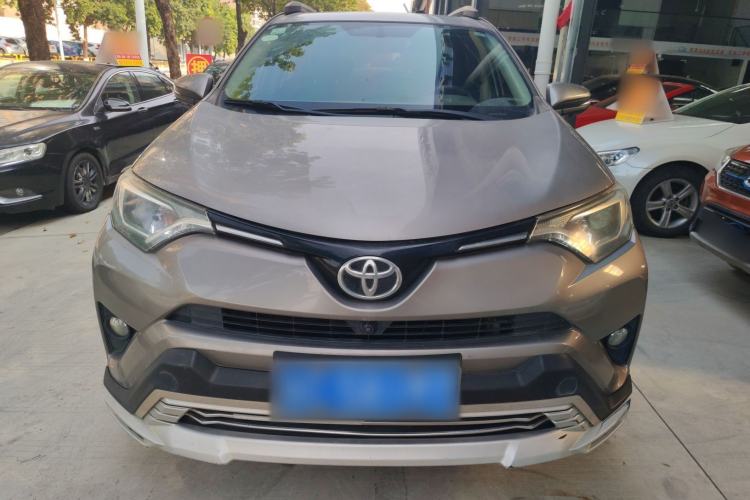 Used Toyota RAV4 2016 2.0L CVT Two-Wheel Drive Fashion Edition China V Standard

