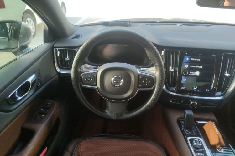 Used Volvo S60 New Energy 2021 T8 E-Drive Hybrid Four-Wheel Drive Smart Luxury Edition