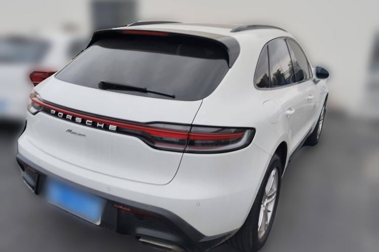 Used Porsche Macan 2022 Macan 2.0T Rear Right 45 Deg