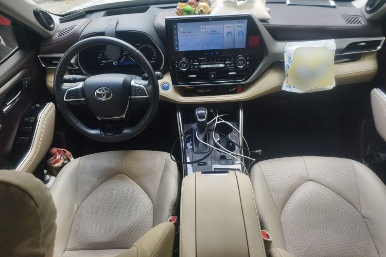 Used Toyota Highlander 2022 Dual-Engine 2.5L Four-Wheel Drive Supreme Edition 7-Seater Center Console