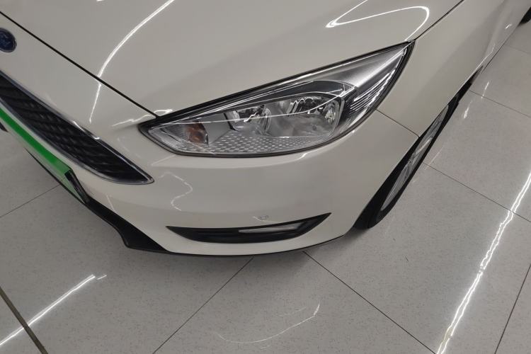 Used Ford Focus 2018 Hatchback Classic 1.6L Automatic Trendy SmartDrive Edition
