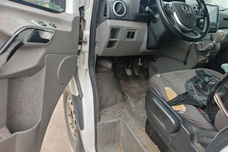 Used JAC Group Sunray 2017 2.0T Short-Wheelbase Mid-Roof Xingkuaiyun Multi-Purpose Commercial Vehicle