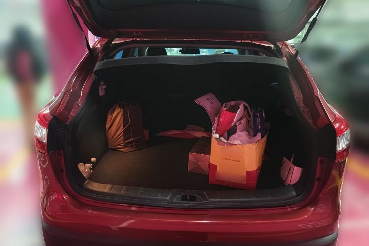 Used Nissan Qashqai 2016 2.0L CVT Luxury Edition Trunk