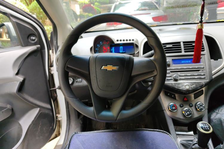 Used Chevrolet Aveo Sonic 2011 Sedan 1.4L MT SL