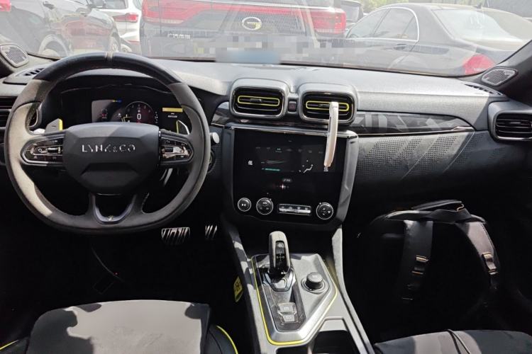 Used Lynk & Co 03 2019 03+ 2.0TD Automatic Wind-Chasing Edition Center Console