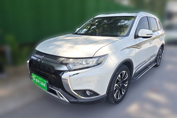 Used Mitsubishi Outlander 2019 2.0L Two-Wheel Drive Comfort Edition 5 Seats China VI Standard Guazi used car, China used car export, Used car for sale, Used cars, Cheapest cars for sale