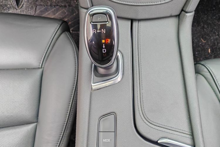 Used Cadillac XT5 2018 25T Luxury Model Gear Lever