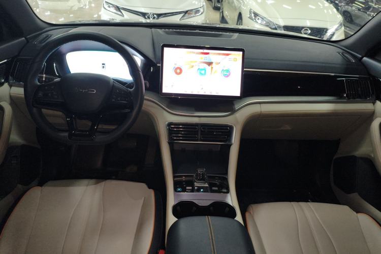 Used BYD Song PLUS New Energy 2023 Champion Edition DM-i 110KM Flagship Model Center Console