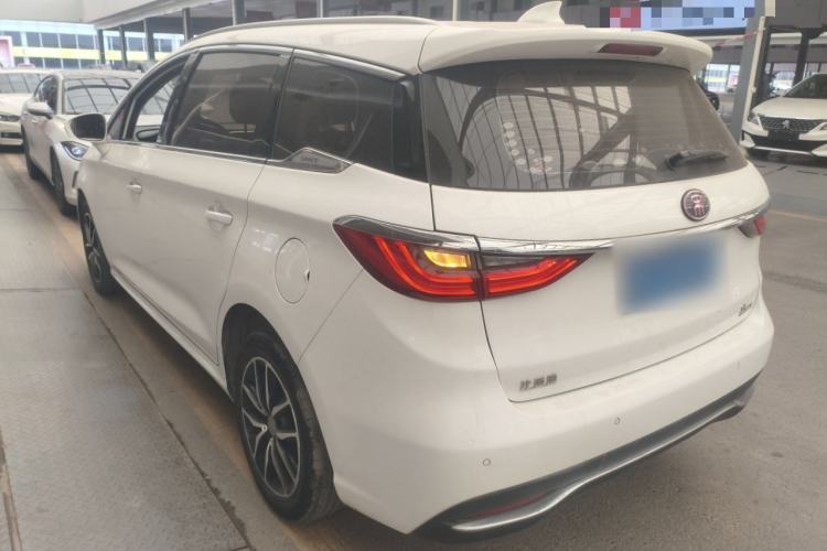 Used BYD Song MAX 2018 1.5T Automatic Smart Connect Elite Model with 6 Seats