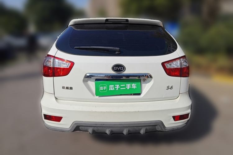 Used BYD S6 2014 2.0L Manual Luxury 5-Seater
