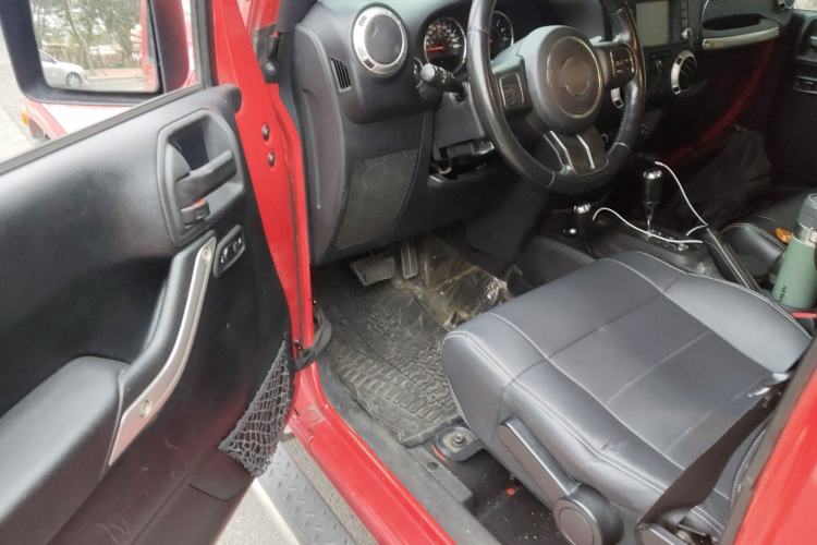 Used Jeep Wrangler 2012 3.6L Sahara Four-Door Edition

