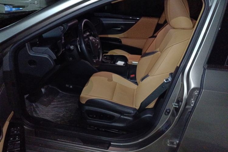 Used Lexus ES 2023 200 Excellence Edition Left Front Seat