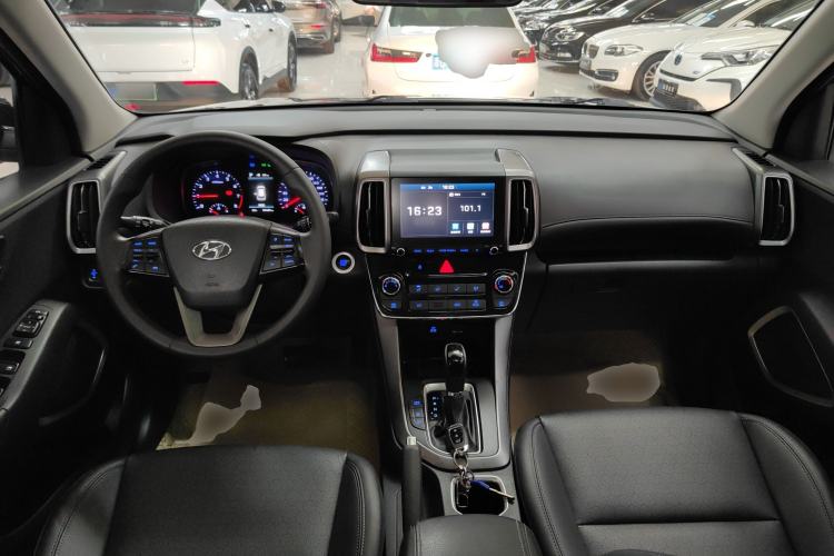 Used Hyundai ix35 2019 2.0L Automatic 2WD Zhiyong·Changxiang Edition China VI Standard Center Console