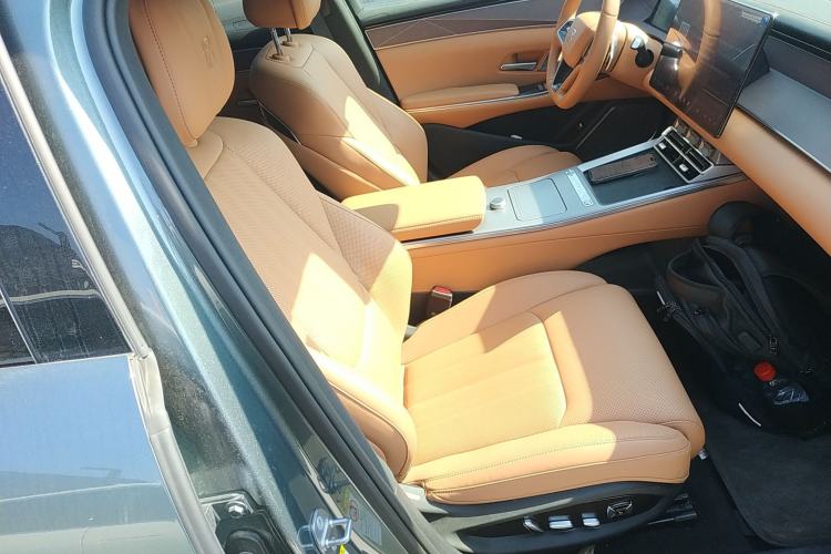 Used BYD Han L 2025 DM-p Four-Wheel-Drive LiDAR Flagship Model Right Front Seat