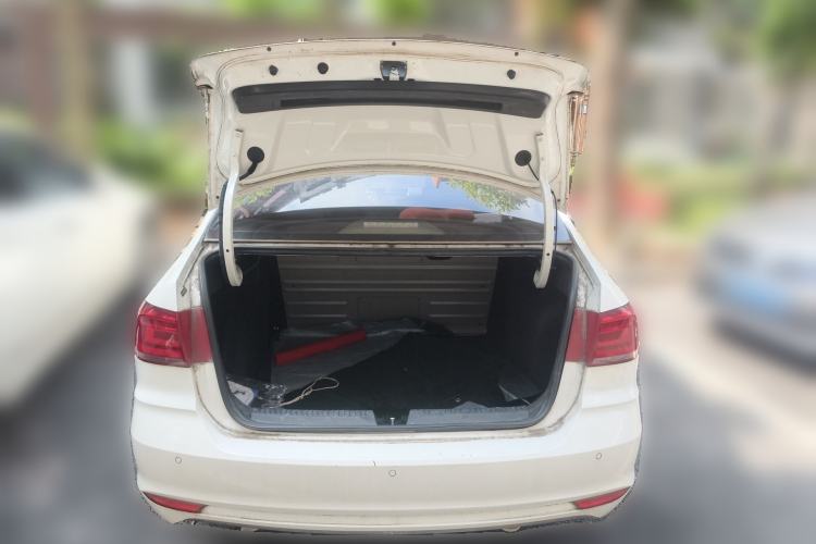 Used Volkswagen Santana 2016 1.6L Manual Comfort Edition Trunk