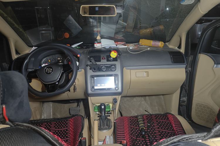 Used Volkswagen Touran 2011 1.4T DSG Zhiya Edition 5 Seats
