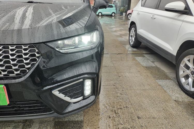 Used Wey VV5 2021 1.5T Two-Wheel Drive Color Pioneer
