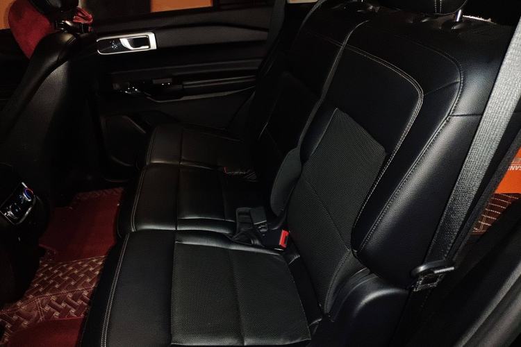 Used Ford Explorer 2020 EcoBoost 285 Rear-Drive Trend Edition 7-Seater Left Rear Seat