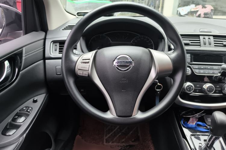 Used Nissan Tiida 2016 1.6L CVT Cool Dynamic Edition
