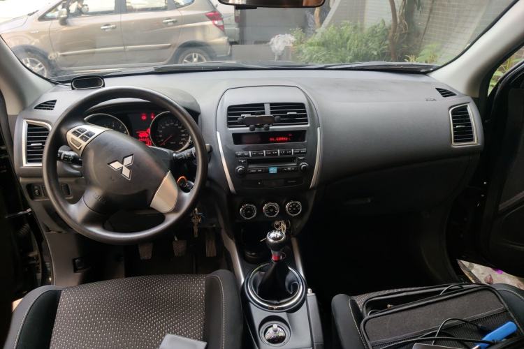 Used Mitsubishi ASX 2013 2.0L Manual Two-Wheel Drive Comfort Edition Center Console