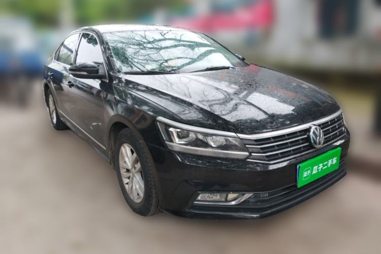 Used Volkswagen Passat 2016 330TSI DSG Luxury Edition Front Right 45 Deg