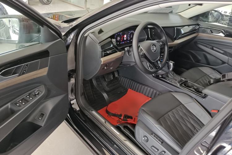 Used Volkswagen Passat 2020 330TSI Luxury Edition China VI