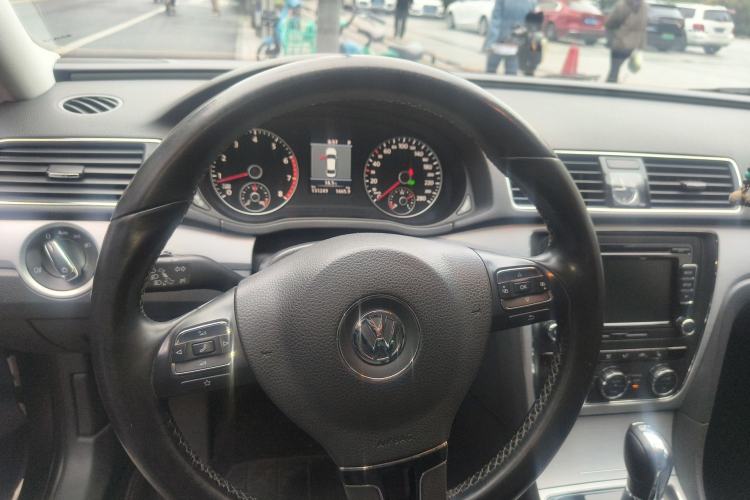 Used Volkswagen Passat 2013 1.8TSI DSG Prestige Edition Steering Wheel