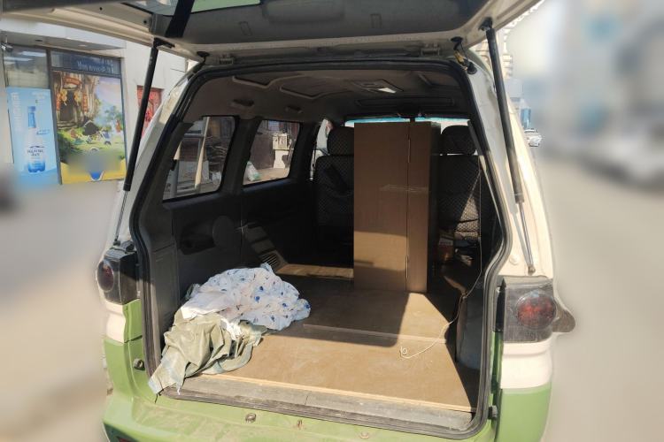 Used FORTHING Lingzhi 2013 M3 1.6L 7-Seater Luxury Model
