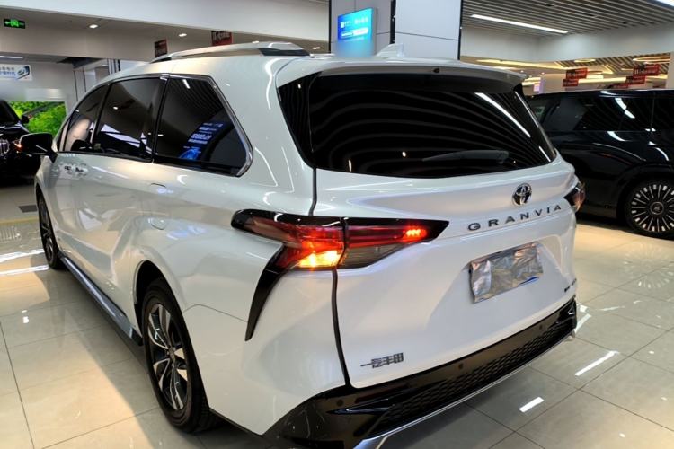 Used Toyota Granvia 2024 2.5L Hybrid Prestige PLUS Four-Wheel Drive Version
